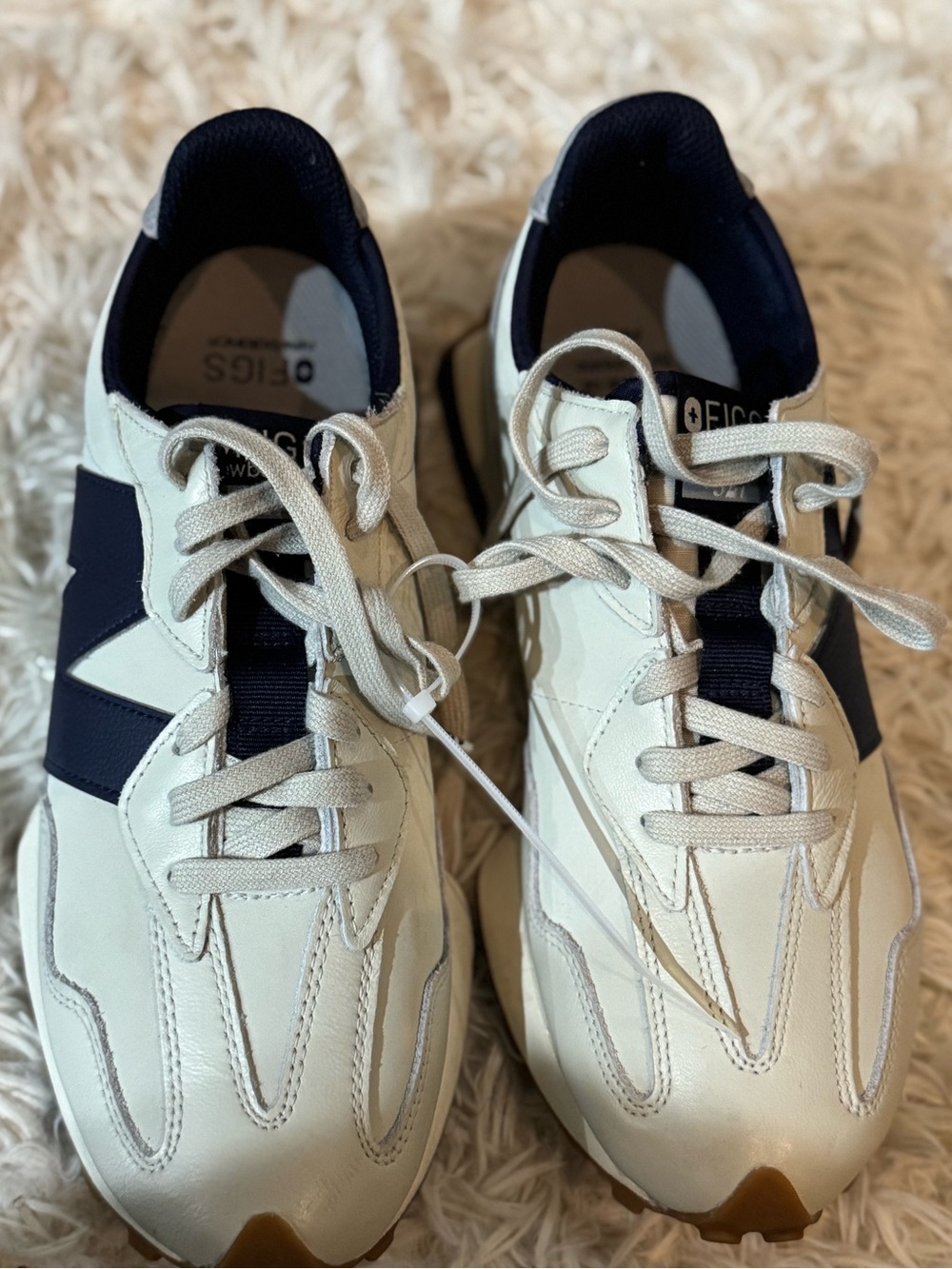 FIGS x New Balance 327 Gray Navy Men’s/Women's NB327 WS327KB 
Colour:
Grey/Navy